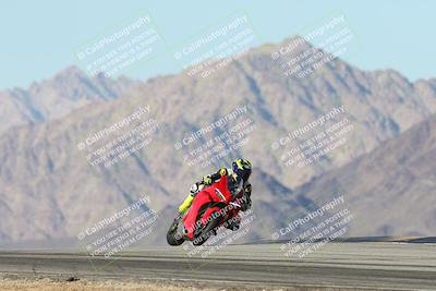 media/Dec-01-2025-Moto Forza (Mon) [[2daa91e15f]]/3-Beginner Group/Session 4 Turn 9/